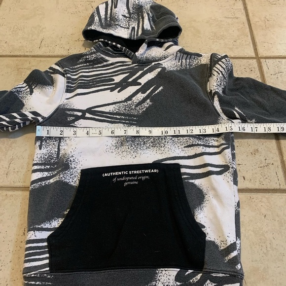 💜 URBAN-ID YOUTH Graffiti Print Hoodie Size S/P (7/8) - Picture 2 of 5